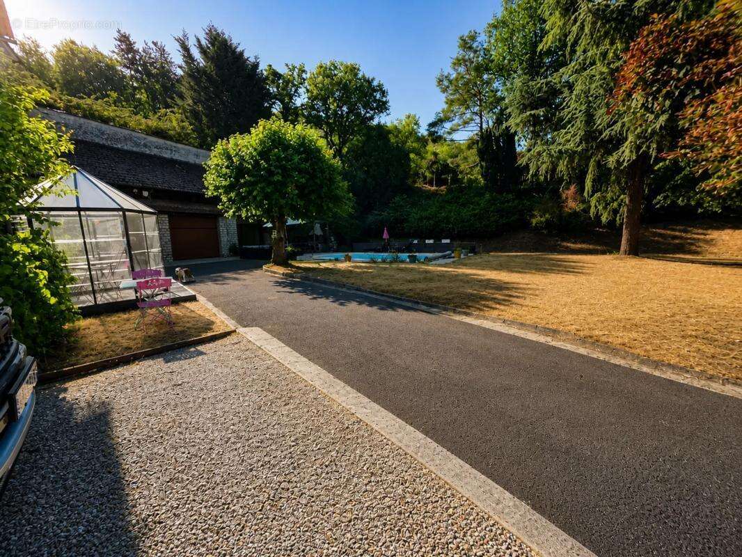 Maison meulière 143 m²+ dependance + garage et piscine - photo 16