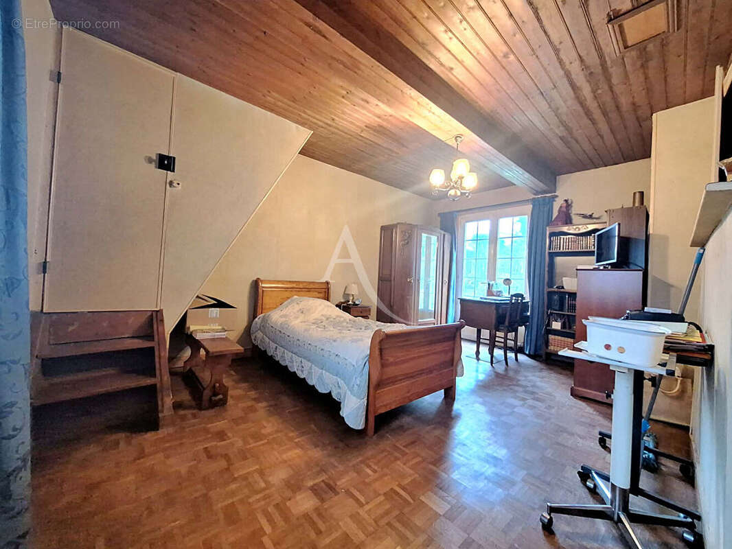 Maison à REGNIERE-ECLUSE