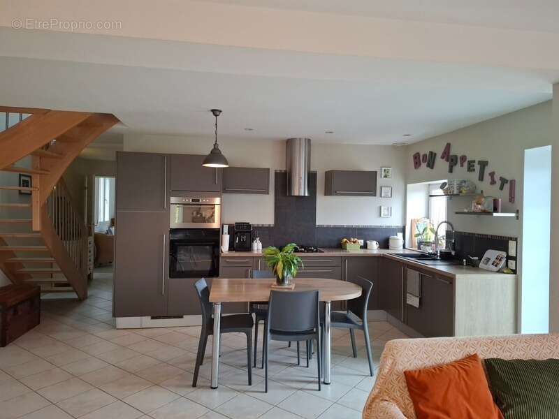 Maison à MONTREUIL-AU-HOULME