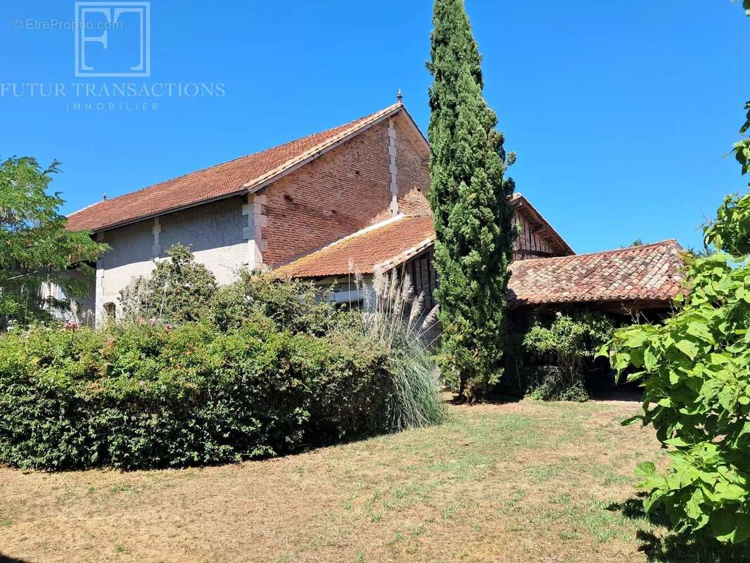 Ensemble pierre sur environ 3.2 ha - photo 2