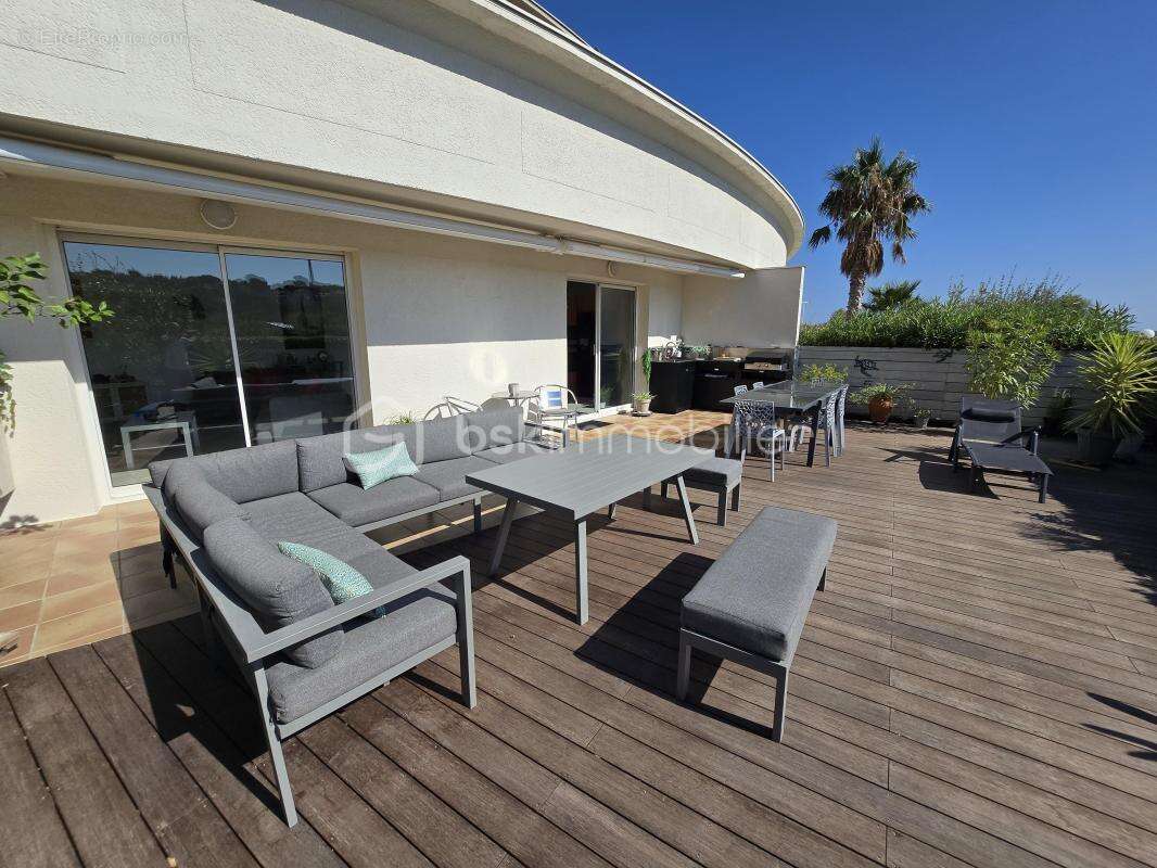 EXCLUSIVITÉ – T3 de standing en front de mer – Terrasse de 70 m², vue mer et intimité absolue - photo 21