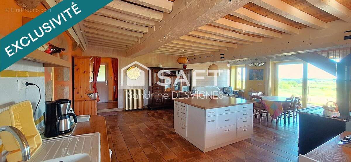 Maison 173 m² à Saint-Eugene  - photo 2