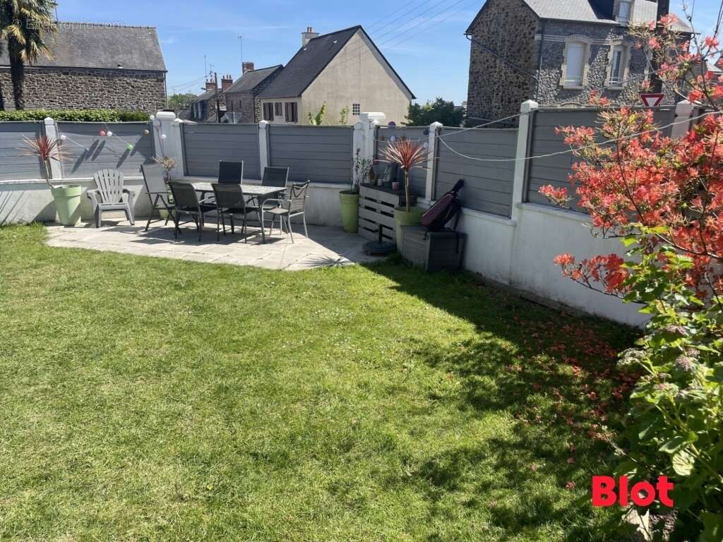Maison à FOUGERES