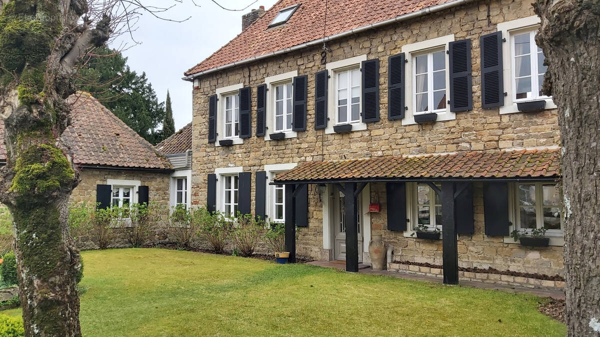 Maison à SAINT-ETIENNE-AU-MONT