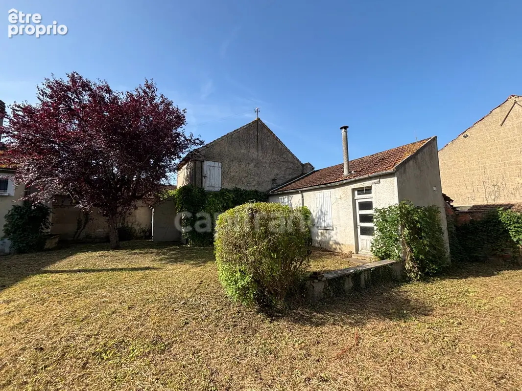 Virginie MASSON Capifrance vous propose en exclusivité - Chemilly-sur-Yonne – Maison de caractère 130m² avec jardin, garage et d - photo 2