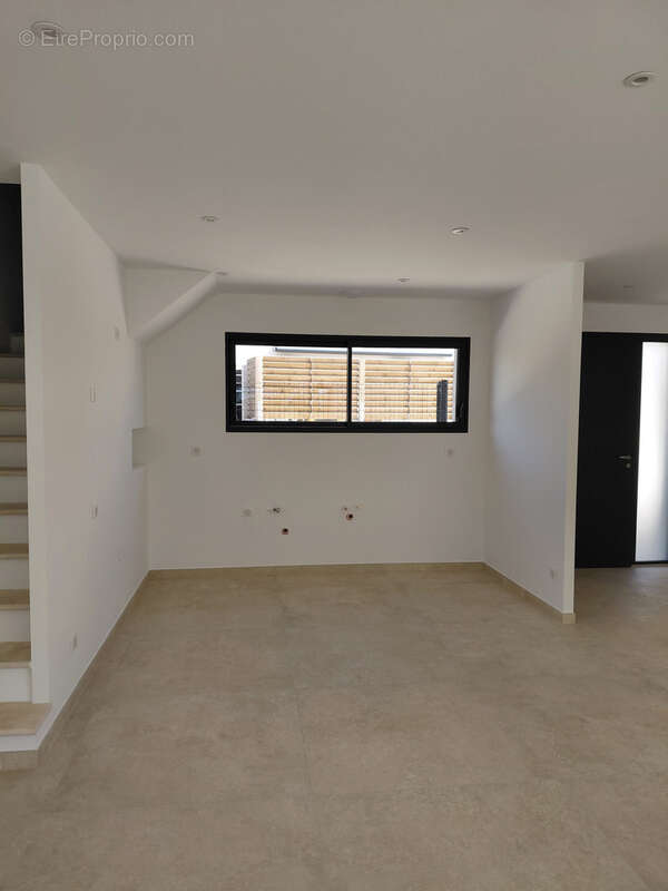 Maison à POURRIERES