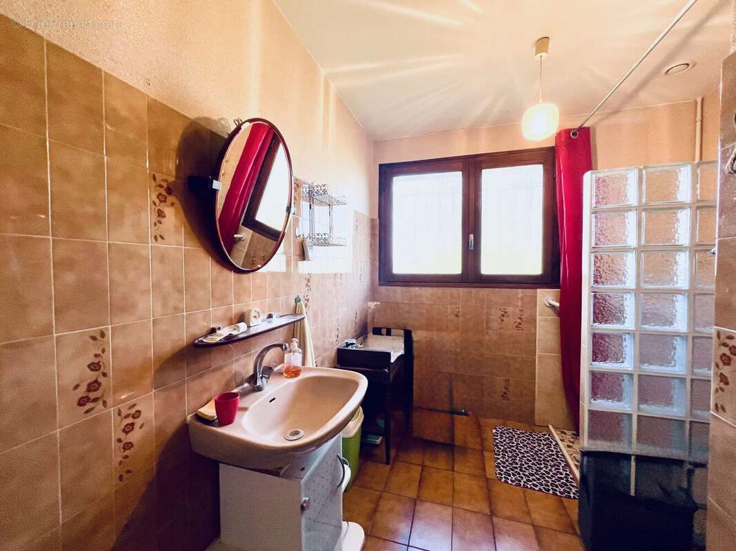 Maison à MONGUILHEM