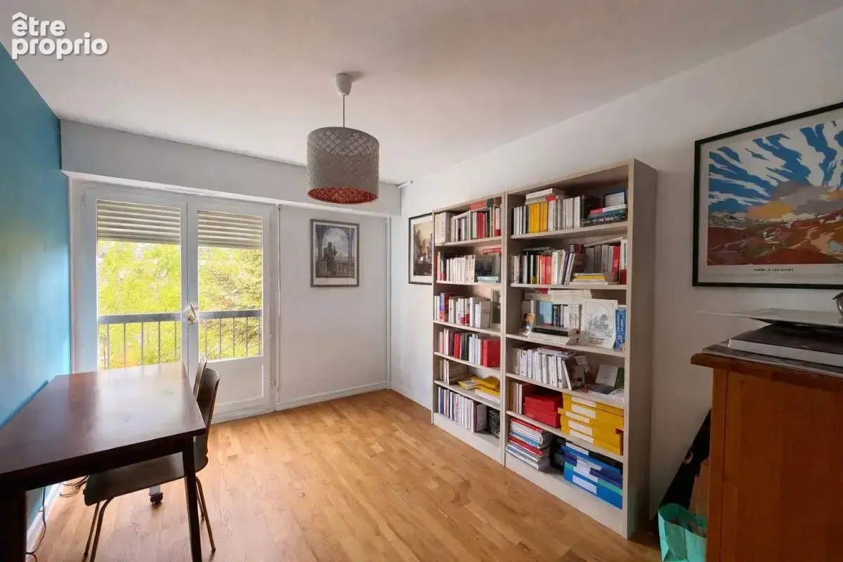 Compiègne – 5 pièces lumineux avec balcon, parking & cave - photo 8