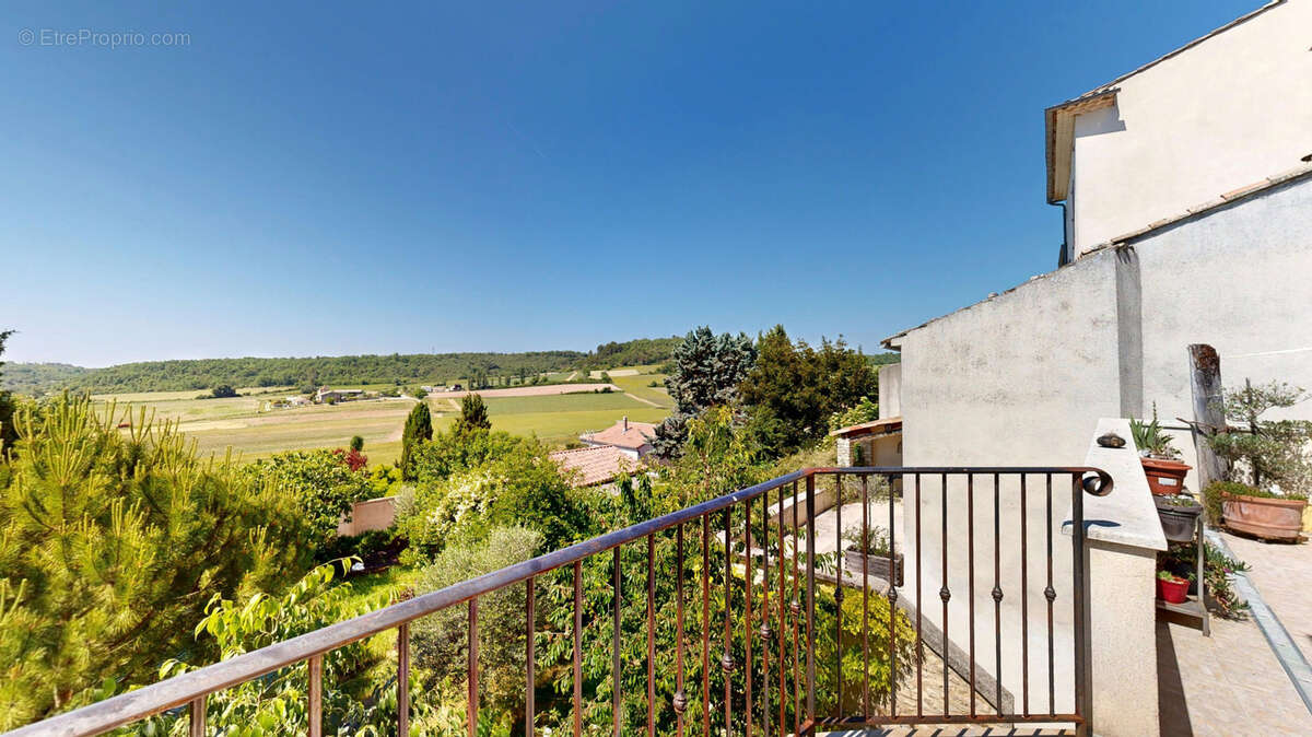 Appartement à FORCALQUIER