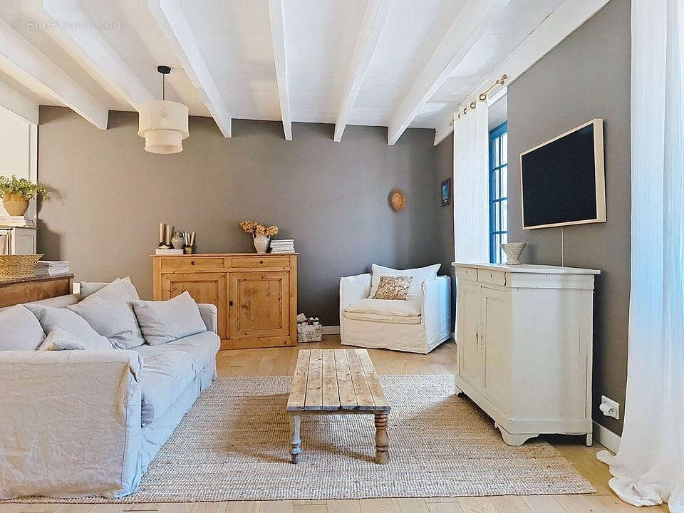 Maison en pierre rénovée avec annexe et bel extérieur, cœur de village - 33790 Pellegrue - photo 3