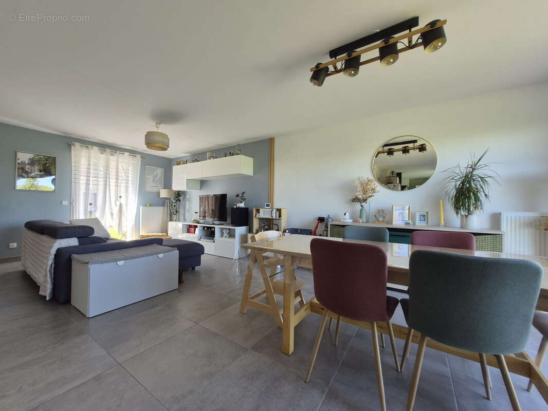 Maison à LA QUEUE-LES-YVELINES