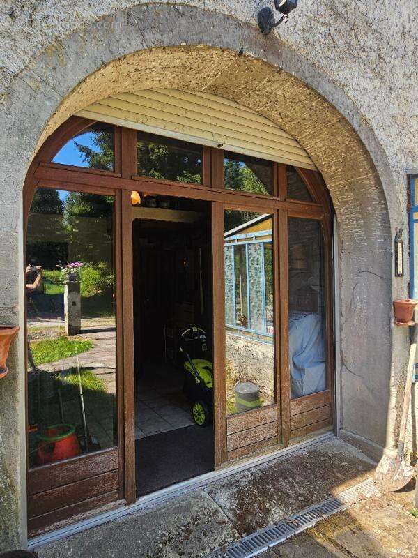 Maison de caractère en pierres, dépendances et terrain de 1,36 ha avec source - photo 8