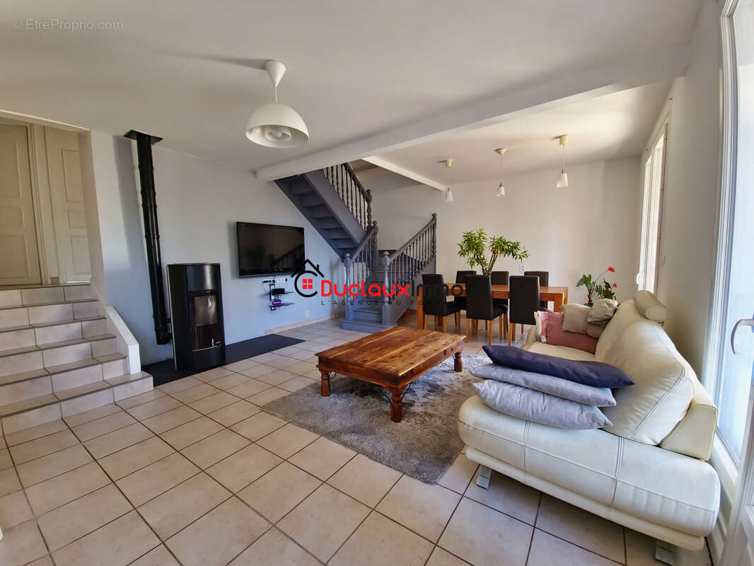 Maison de ville 135 m2   aurillac, secteur gare - photo 2