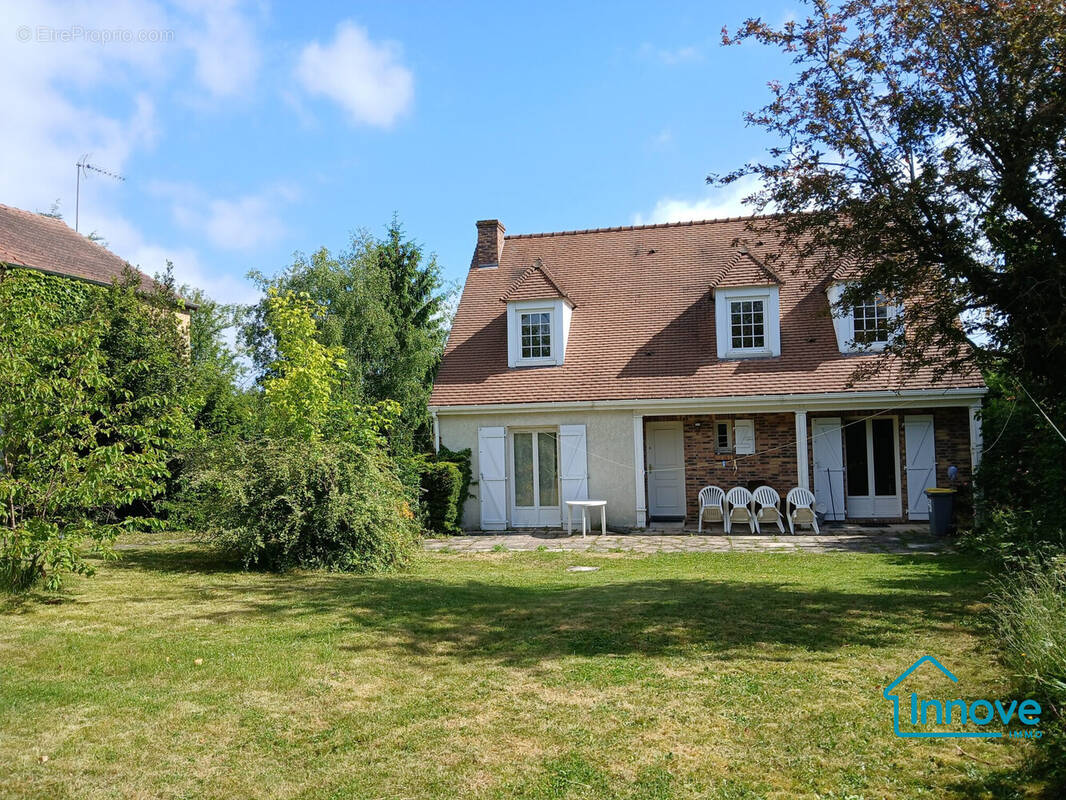 maison principale - Maison à LES CLAYES-SOUS-BOIS
