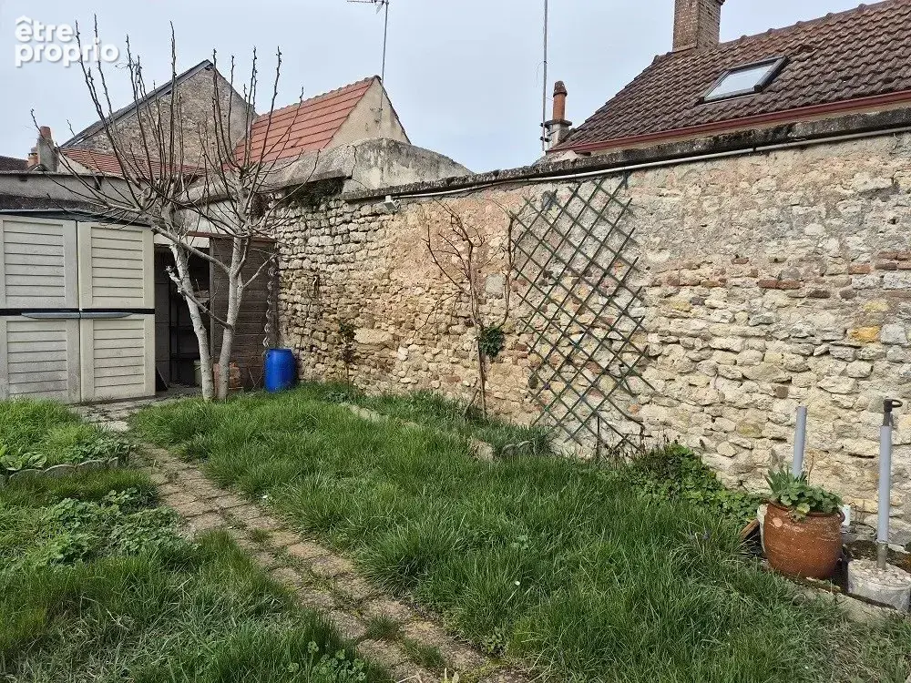 Maison 5 pièces, avec garage et jardin, proche commerces et écoles. - photo 11