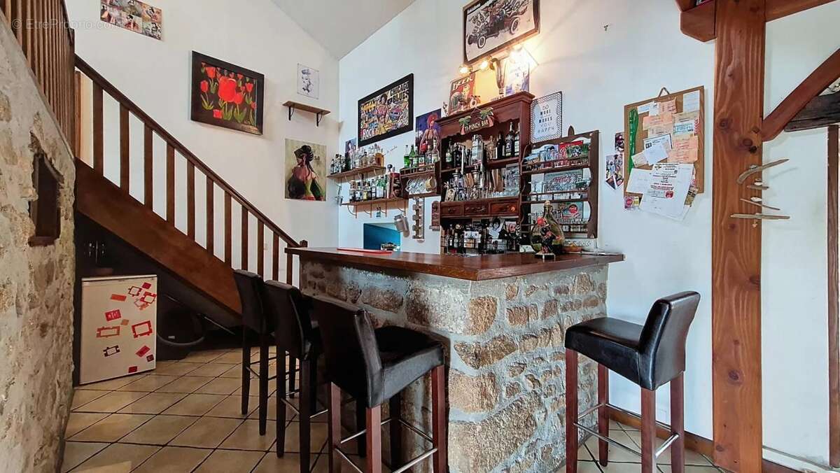 Maison à COMPREIGNAC