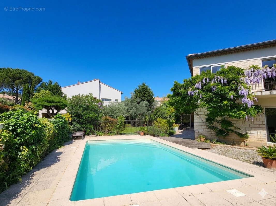 Maison à VILLENEUVE-LES-AVIGNON