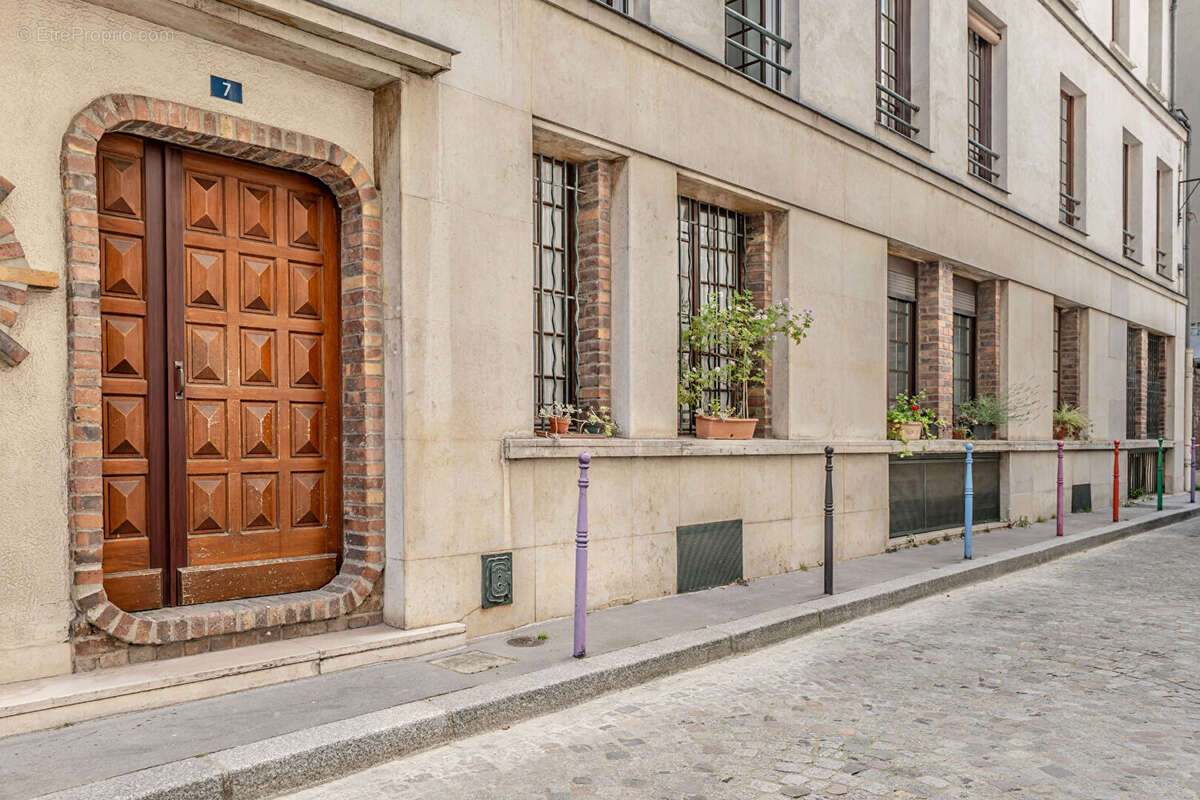 Appartement à PARIS-17E