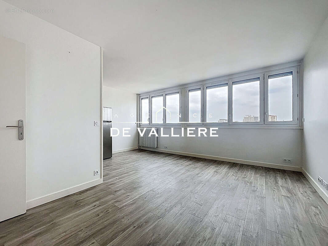 Appartement à NANTERRE
