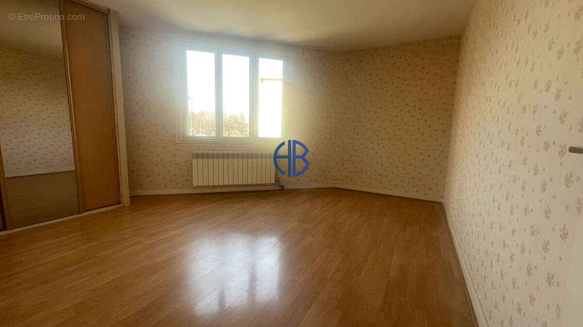 Appartement à FONTAINE