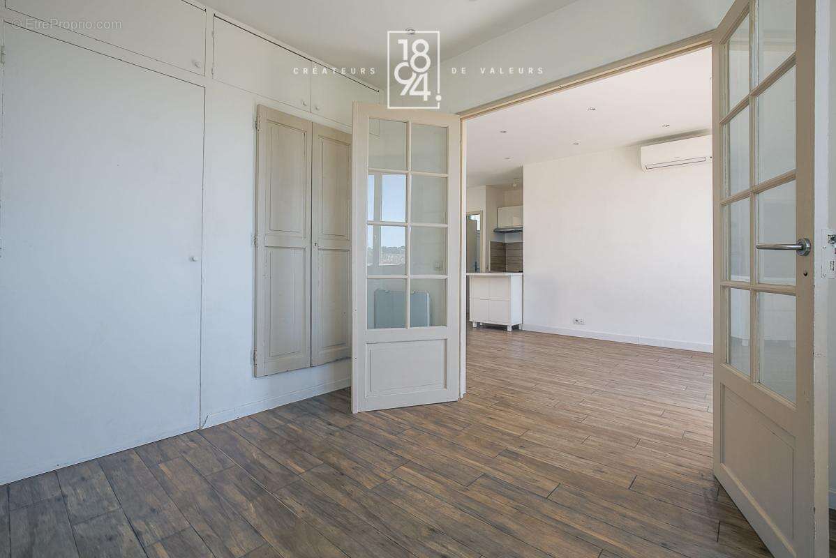 Appartement à MARSEILLE-6E