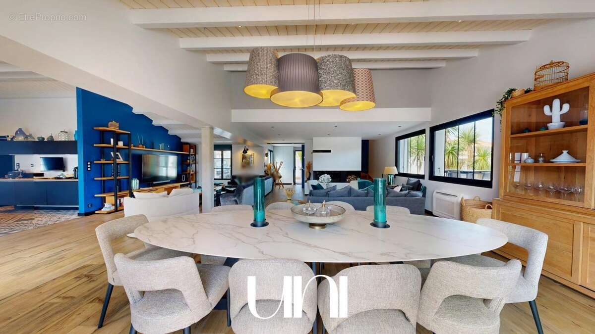 Maison 5 pièces de 277 m2 avec piscine et dépendance - Le-Bois-Plage-en-Ré - photo 4