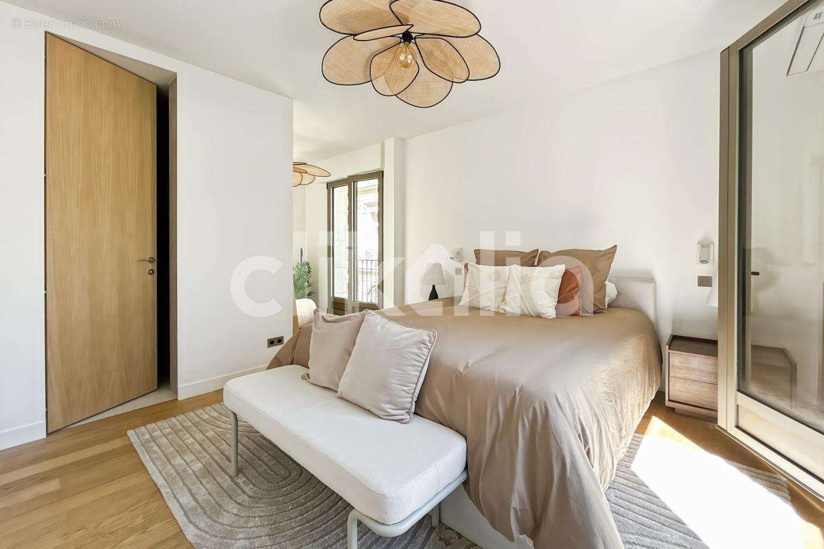 Appartement à PARIS-7E