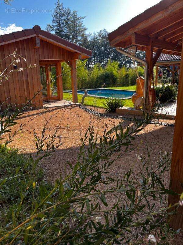 Maison à LA FOUILLOUSE