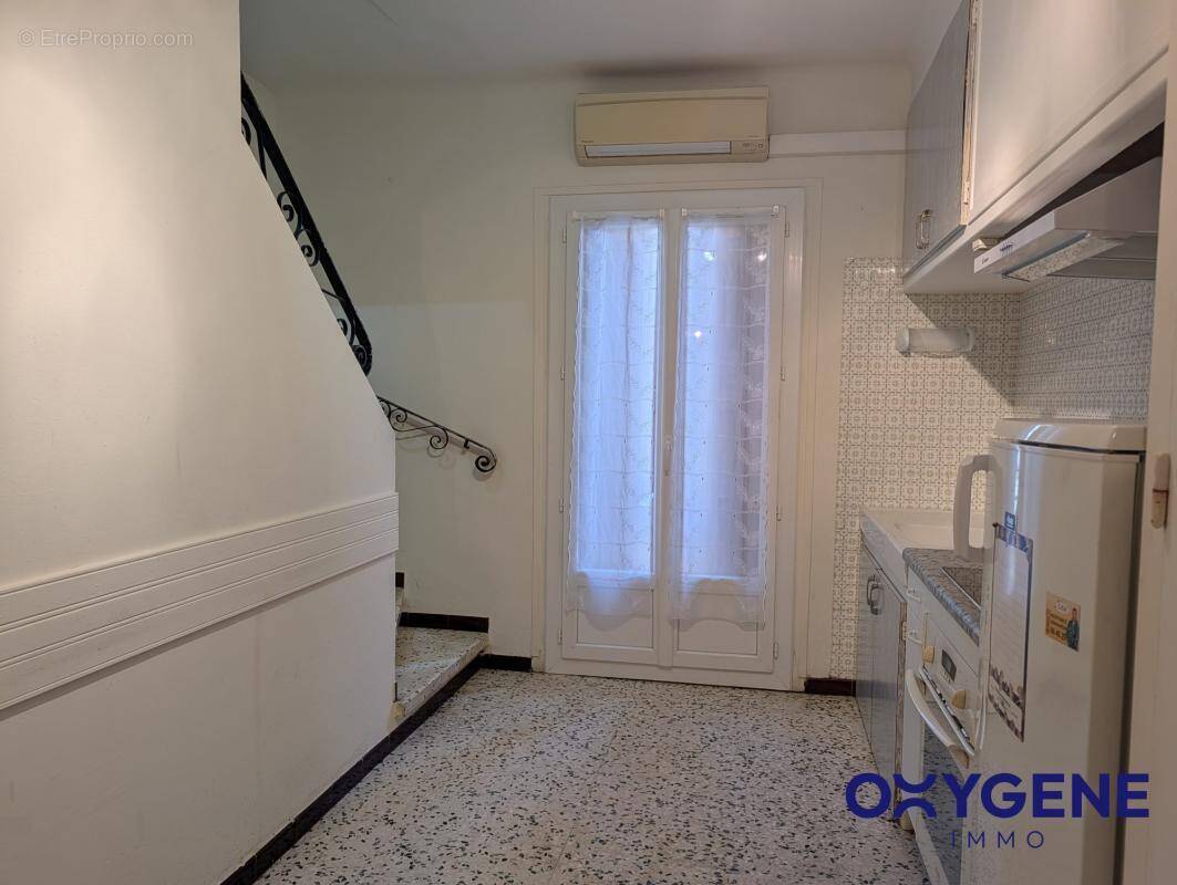 Maison à SAINT-LAURENT-DE-LA-SALANQUE