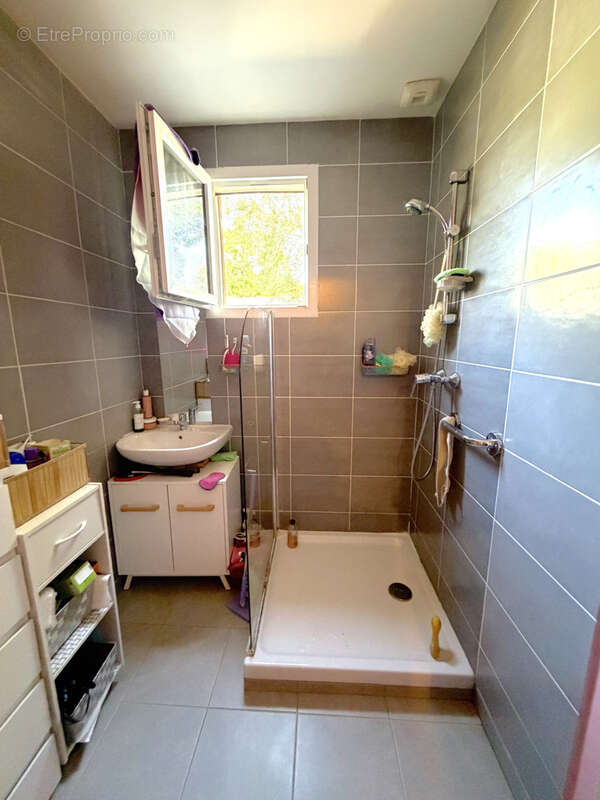 Maison récente T4 sur un terrain clos de 430m2 - photo 6