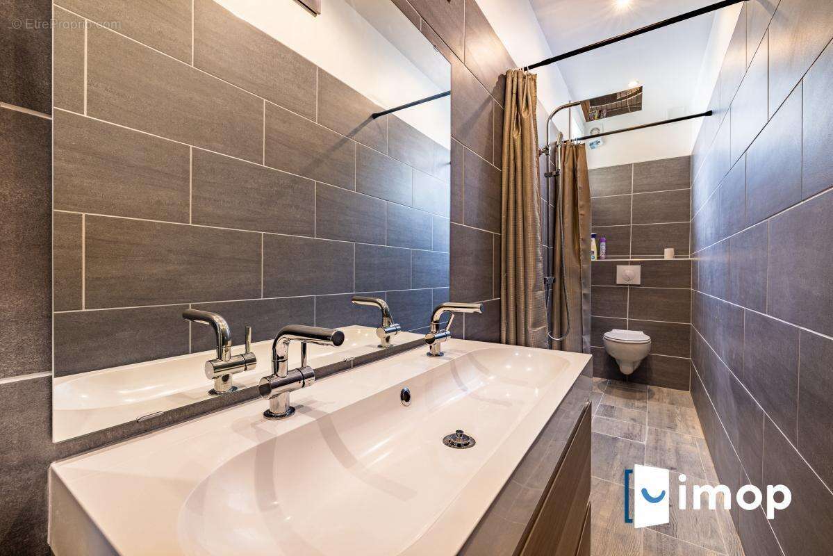 Maison à LES MOLIERES