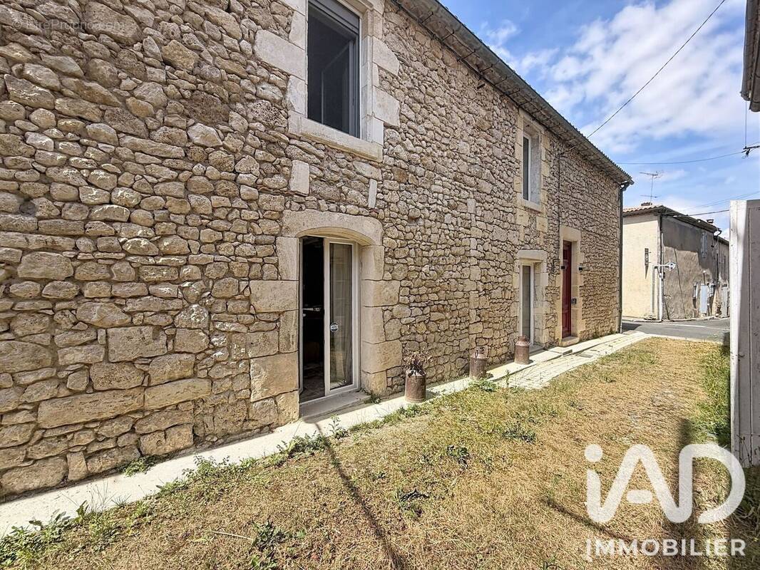 Photo 1 - Maison à SAINT-CHRISTOLY-MEDOC