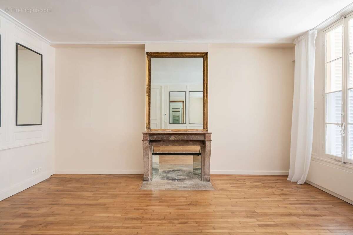 Appartement à PARIS-7E