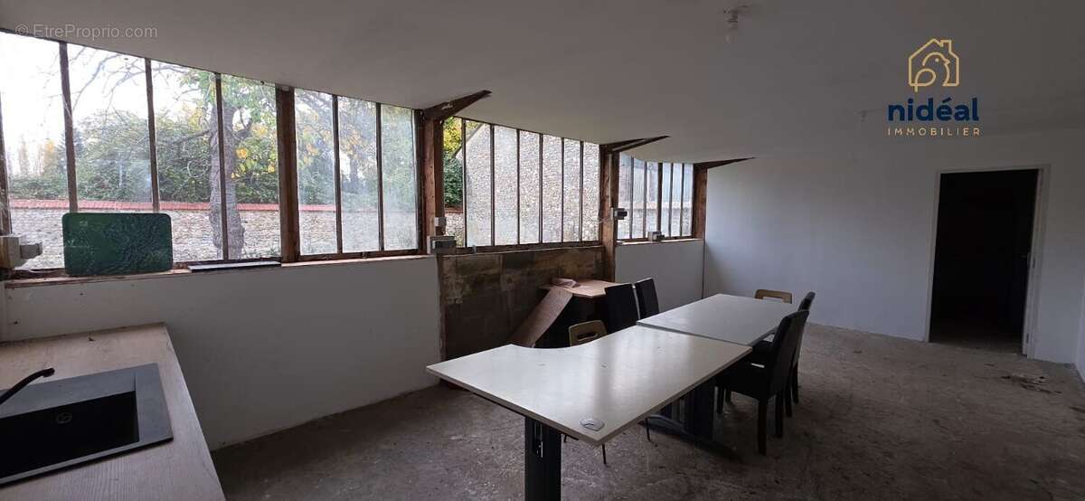 Commerce à PACY-SUR-EURE