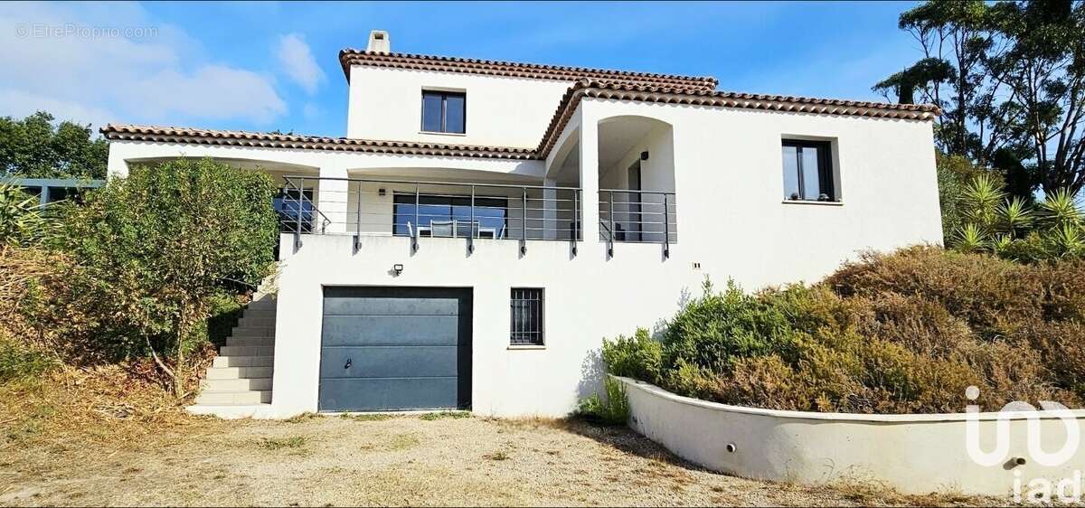 Photo 3 - Maison à ROQUEBRUNE-SUR-ARGENS