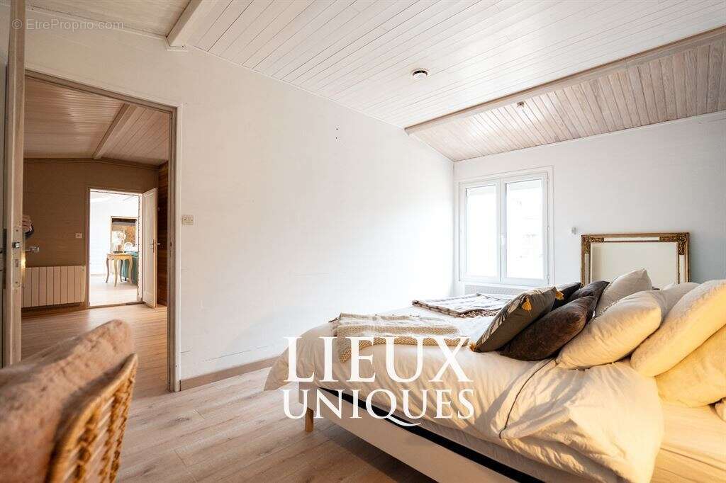 Maison à LA CHAPELLE-SAINT-MARTIN-EN-PLAINE