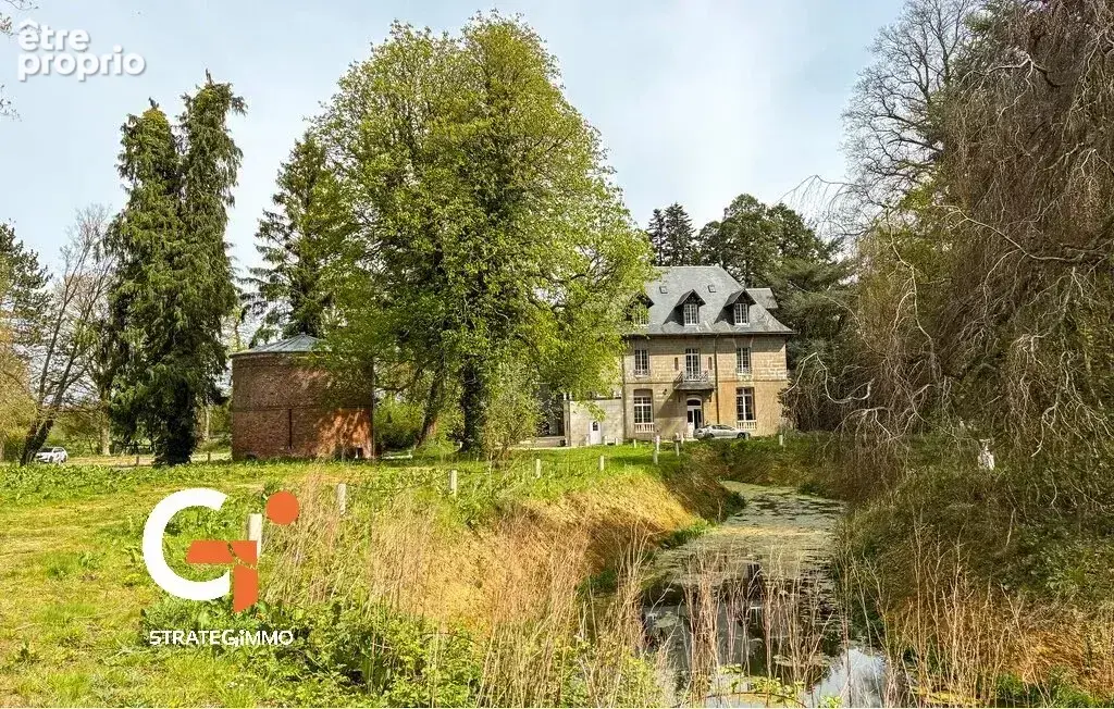 Château du XVIIe siècle – 2 000 m² – 4,5 ha – Dépendances - photo 5