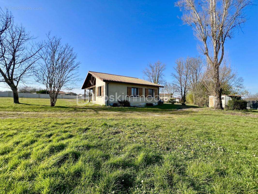 Maison à SAINT-MARTIN-DE-LAYE