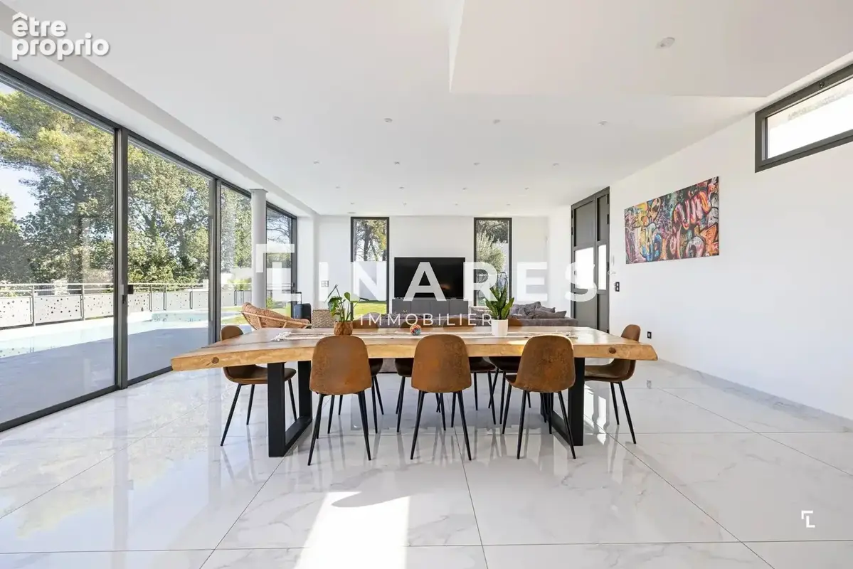 PERSPECTIVE CALIFORNIA  - Villa T5 de 394 m2 - Garage de 59 m2 - Terrain - Jardin - Piscine - Garage - 13400 Aubagne - photo 2