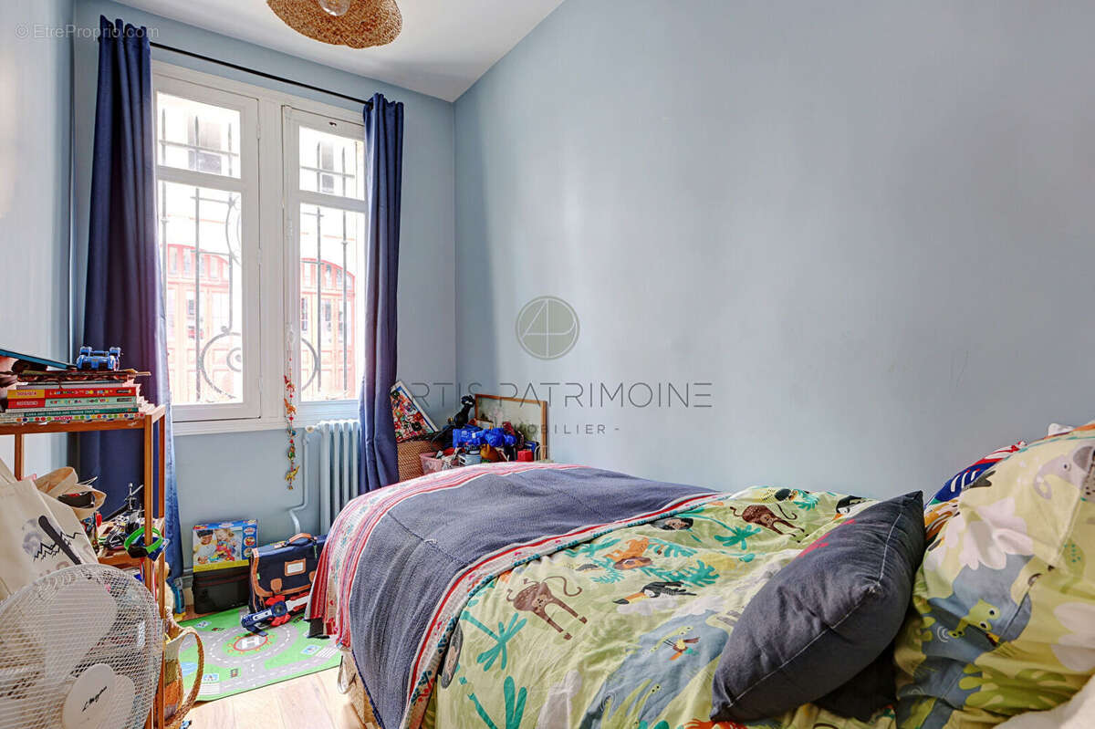 Appartement à PARIS-7E