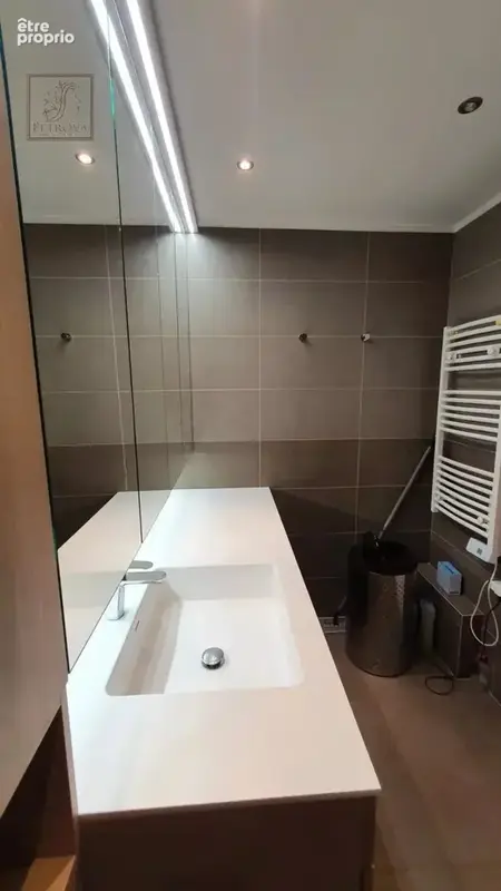 Nice Centre  -  Superbe 3 Pièces 71 m² avec 3 balcons et parking privatif - photo 4