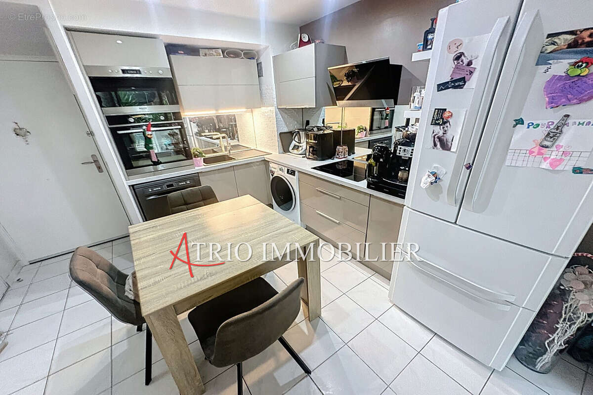 Appartement à SAINT-LAURENT-DU-VAR