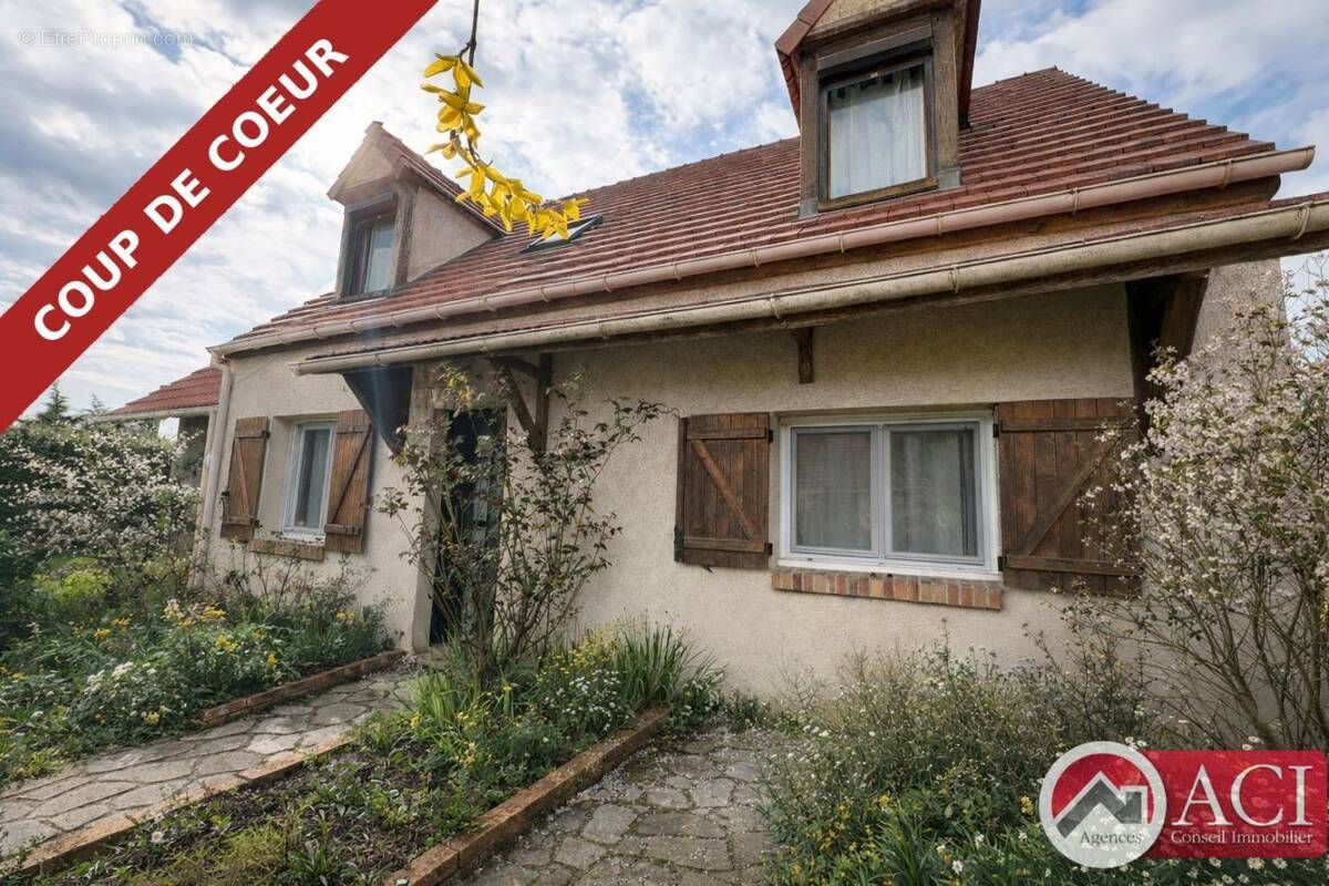 Maison à SAINTE-GENEVIEVE