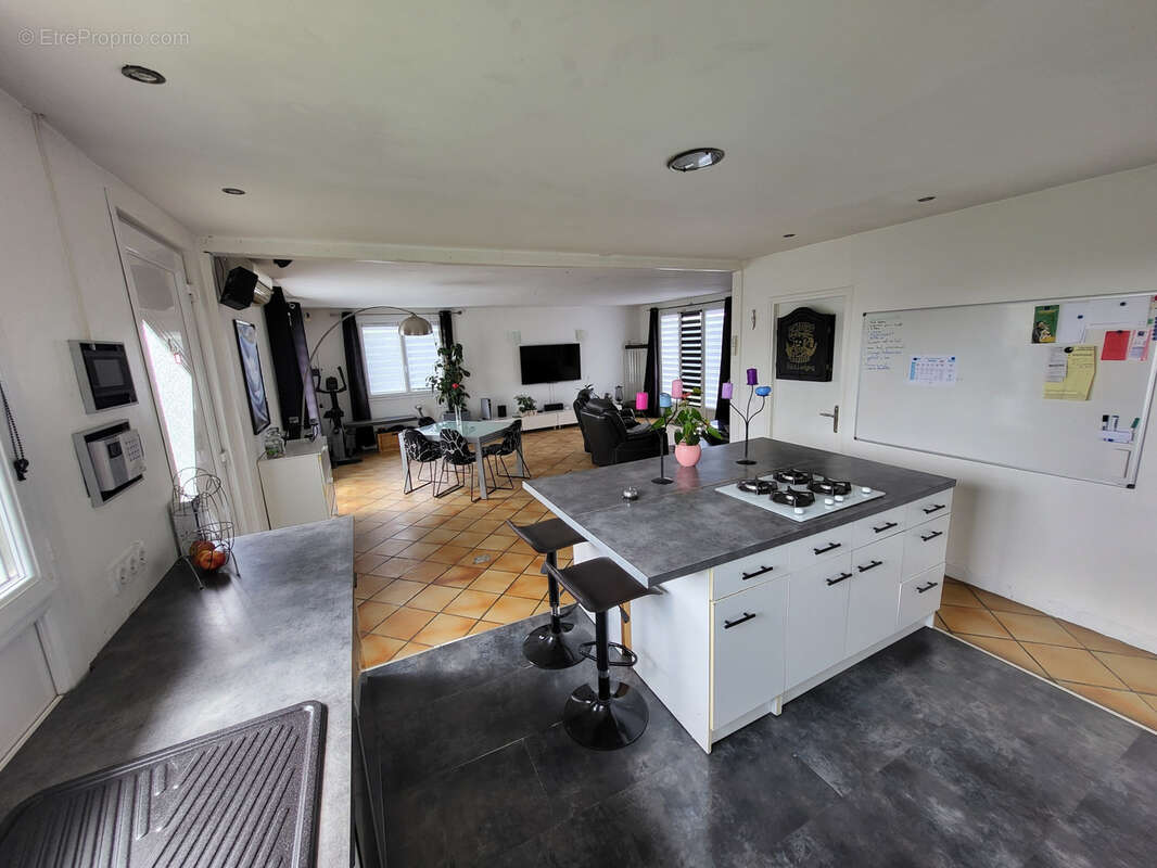 Maison à VILLETHIERRY