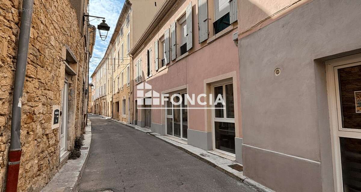 Appartement à BAGNOLS-SUR-CEZE