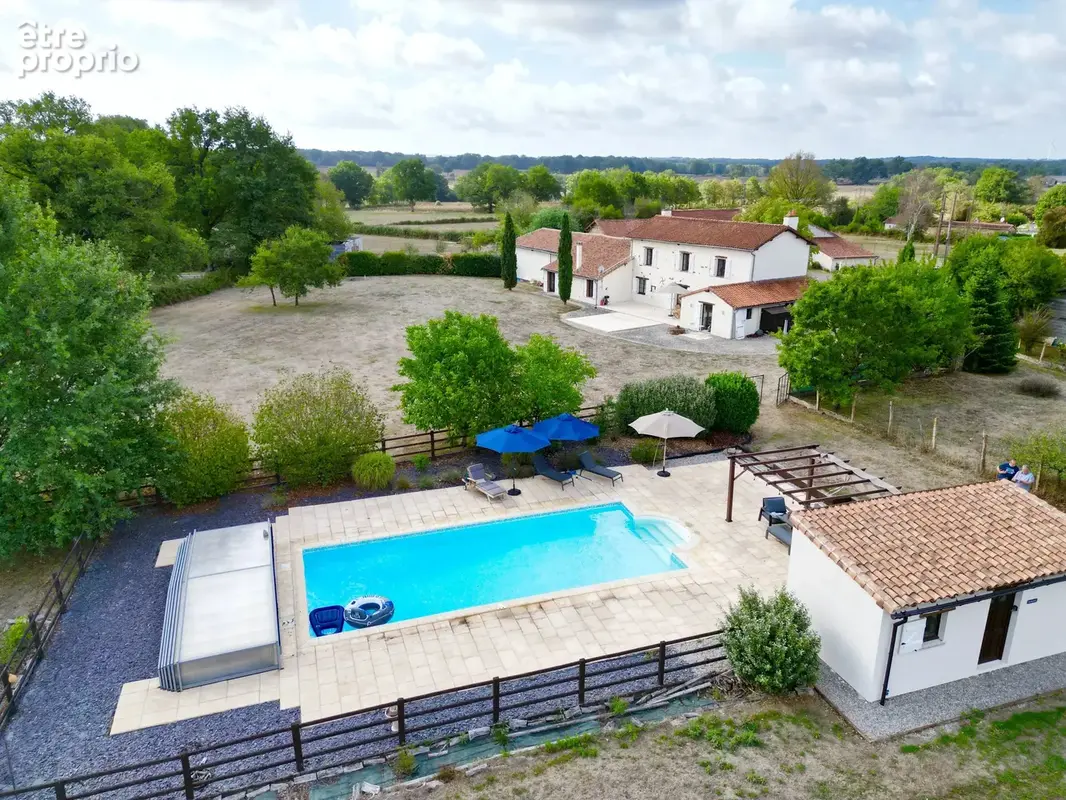 Magnifique Maison Familiale — Emplacement Exceptionnel, Belle Piscine - photo 2