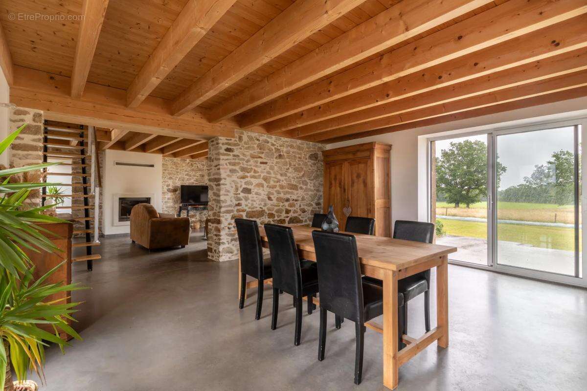 Maison à AIGREFEUILLE-SUR-MAINE