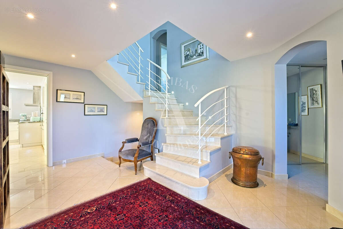 Maison à PREVESSIN-MOENS