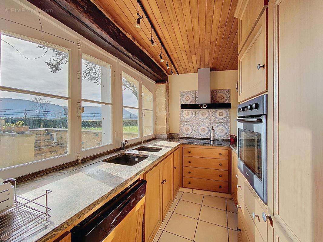 Maison à BEYNAC-ET-CAZENAC