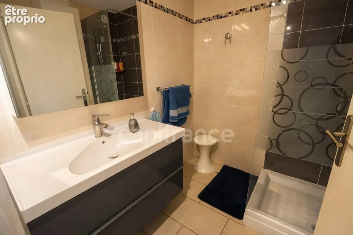 Cap d’agde – vue port exceptionnelle – t2 36 m² – balcon –piscine - concierge - garage fermé – vendu meublé - photo 7